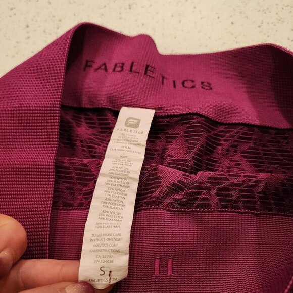 fabletics Cropped leggings small Pink Floral Stretchy - Picture 5 of 5